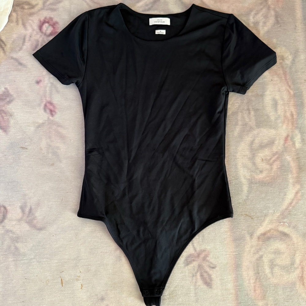 Babaton Contour Crew Shortsleeve Bodysuit / Size M - Picture 4 of 5